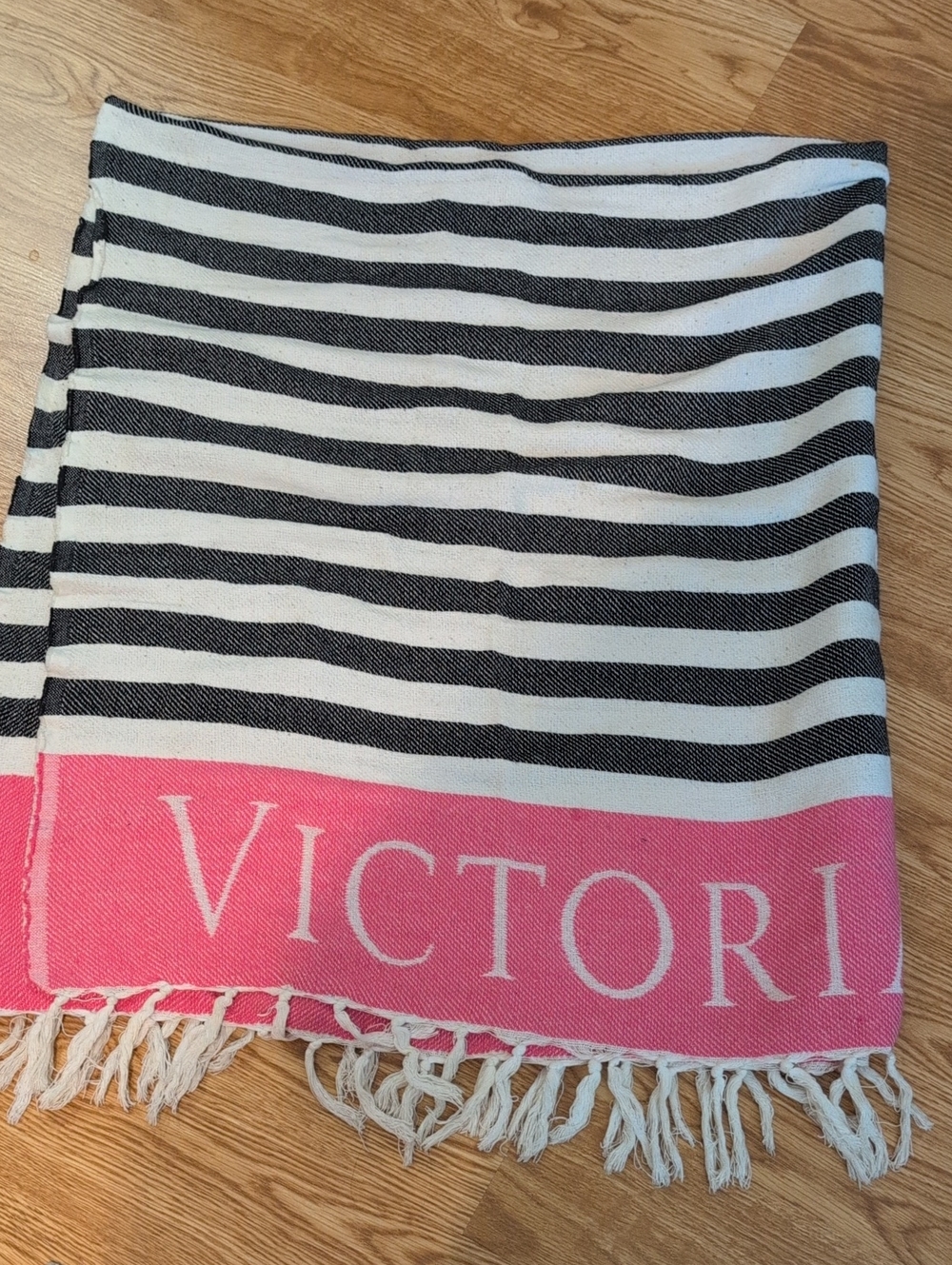 Victoria's Secret Black & White Striped Beach Blanket One Size - Large